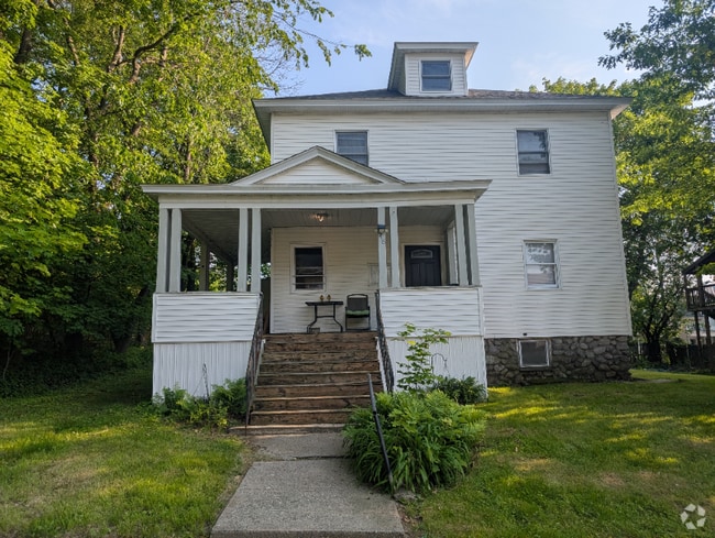 Building Photo - 48 Shattuck St Rental