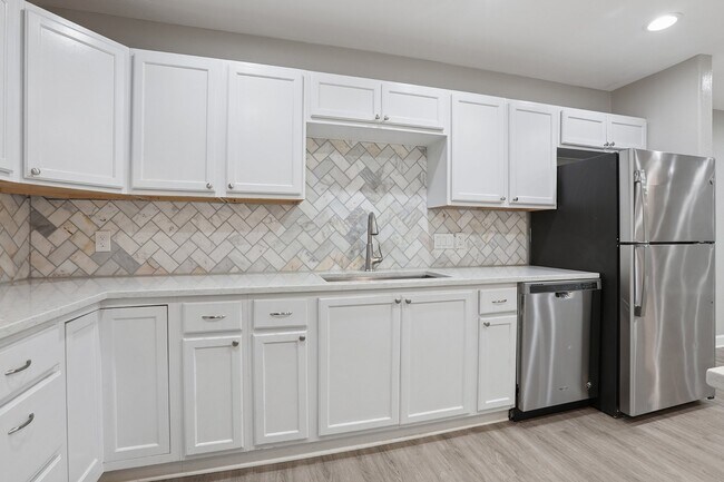Photo - 2308 Devonshire Dr Unit A