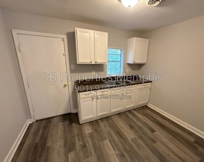 Photo - 310 Jones St