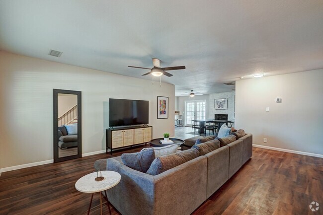 Building Photo - Turnkey Gem: Fully Furnished 5-Bedroom Hom... Rental