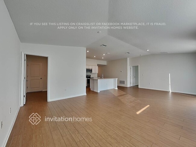 Photo - 916 Caitlin Loop