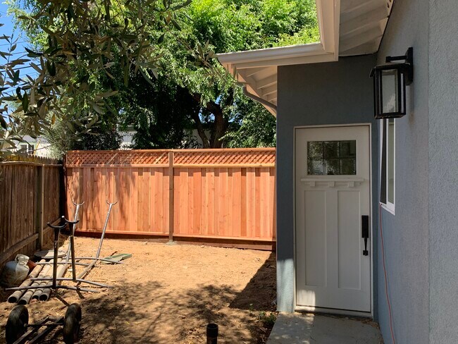 Photo - 15427 Stratford Dr