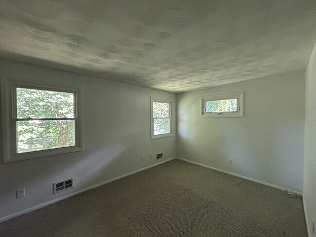 Photo - 102 Goethals Dr