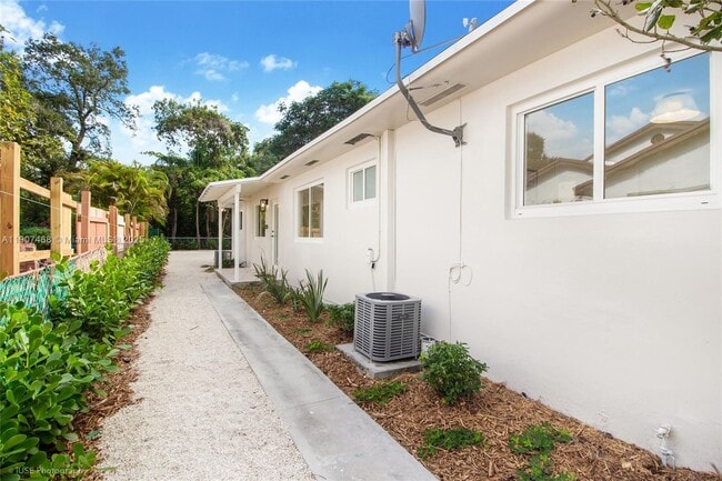 Photo - 7315 SW 63rd Ct