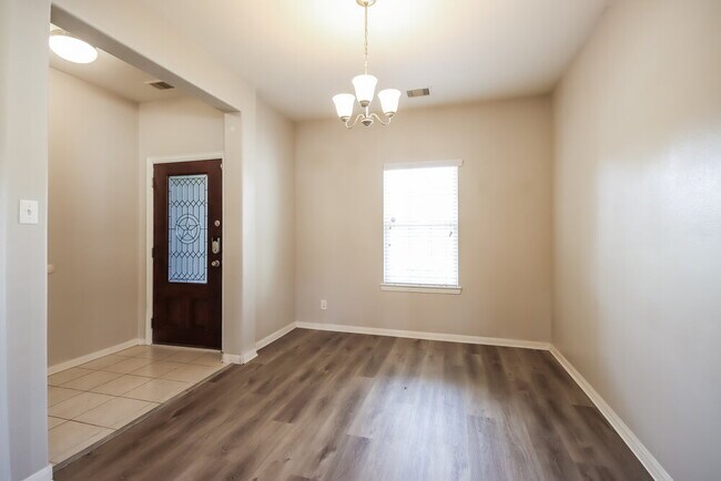 Photo - 138 Pequin Rd