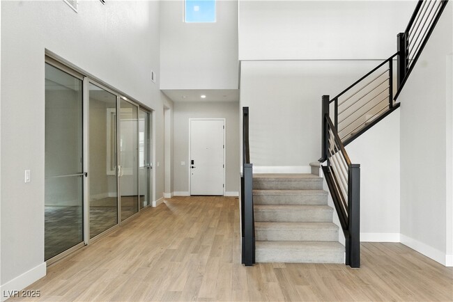 Photo - 5073 Slatestone St