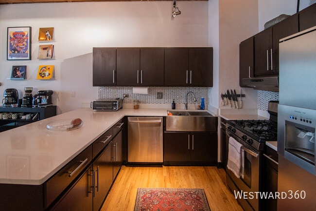 Photo - 1017 W Washington Blvd Unit 4B