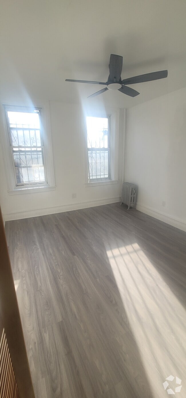 Building Photo - 406 E 52nd St Unit 1R Rental