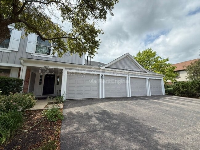Building Photo - 1686 Grosvenor Cir Unit B