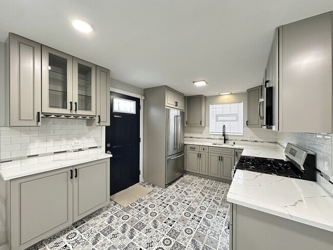 Photo - 8318 S Dorchester Ave Unit ESH