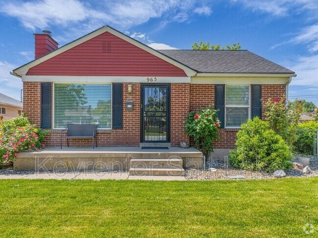 Building Photo - 965 MacFarland Dr Rental