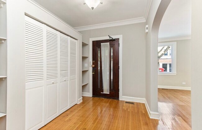 Photo - 910 Lake St Unit 1