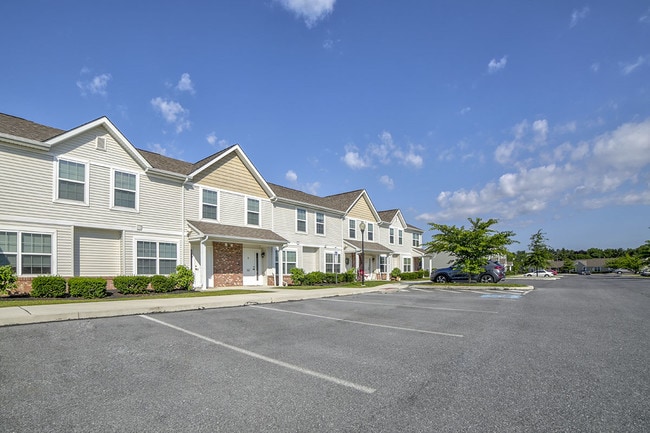 Raystown Crossing - Raystown Crossing Apartments