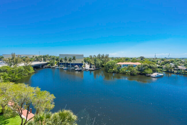 Photo - 22 Royal Palm Way Unidad 606