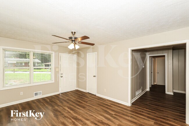 Photo - 1114 Indale Pl SW