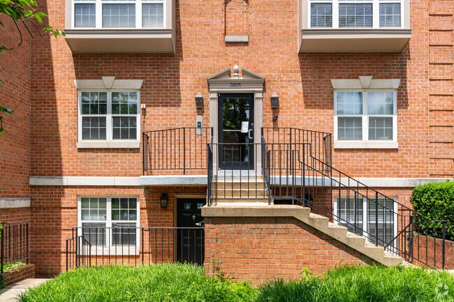 3805-3823 Porter St NW - McLean Gardens