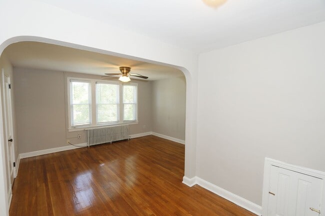 Building Photo - 234 35th St SE Unit #3