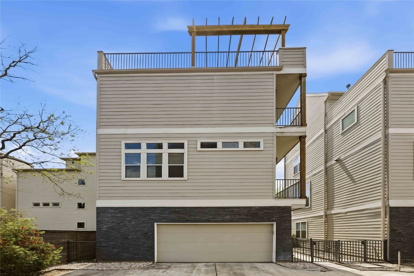 Photo - 708 Schwartz St