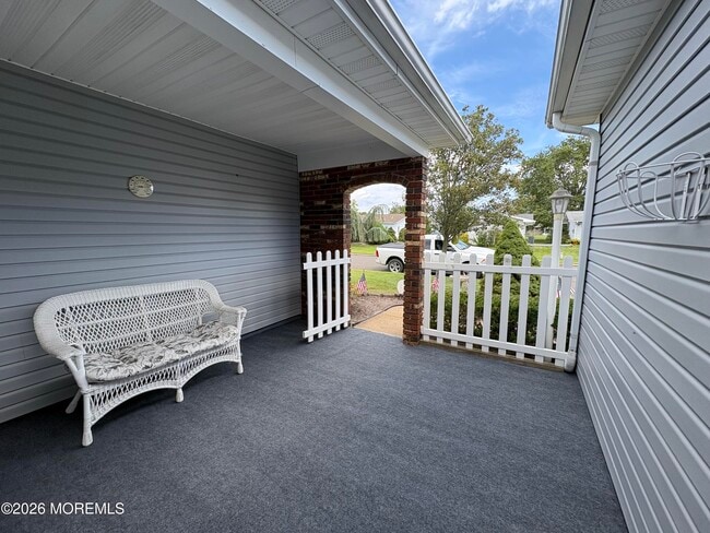 8 Lamb Rd