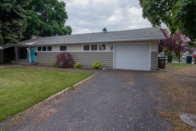 Photo - South Hill cute 2 Bed 1 Bath rancher with ...