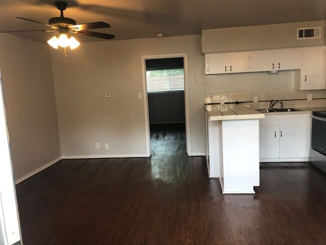 Photo - Close to DFW Airport Unidad 308/106