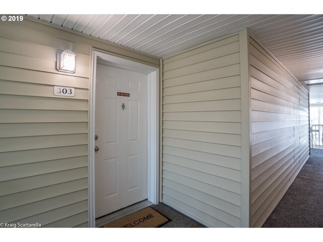 Main Entrance - 720 NW 185th Ave Unit 303