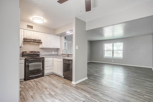Foxfire Apartment Homes - Foxfire Apartment Homes