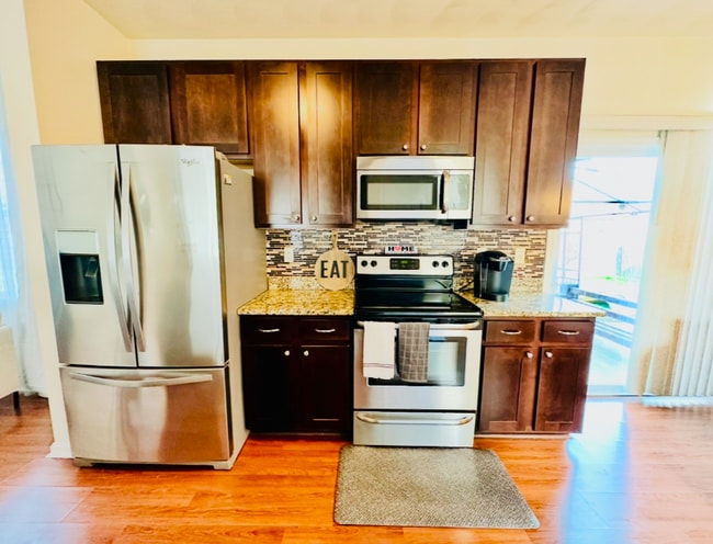 Photo - 1084 Johnstons Rd