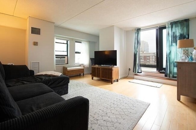 Photo - 108 Peterborough St Unit PHN