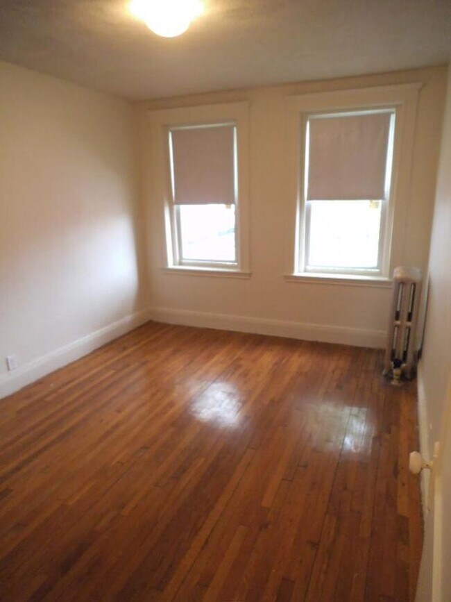 Available 09/01/2026 | $2,365/month | 1 Bedroom / 1 Bathroom | Cats Allowed | Heat & Hot Water In... - Available 09/01/2026 | $2,365/month | 1 Bedroom / 1 Bathroom | Cats Allowed | Heat & Hot Water In...