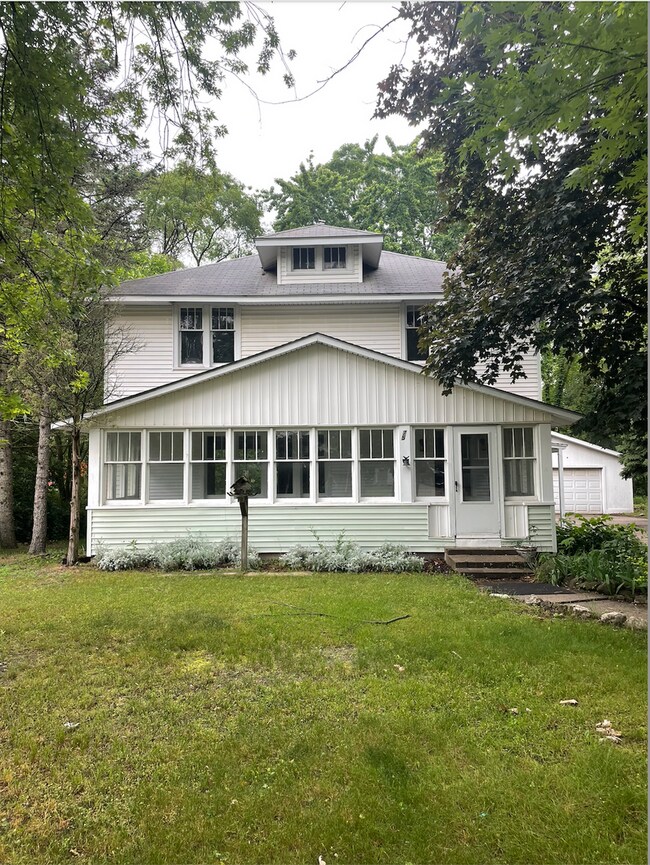 Photo - Spacious 4 Bedroom Home - Northside of Hol...