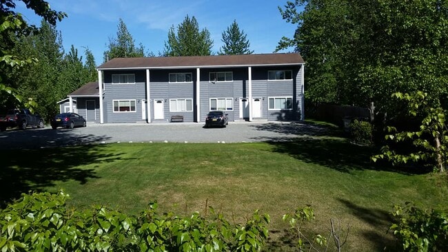 Building Photo - 301 N Spruce Dr Unit 3 Rental