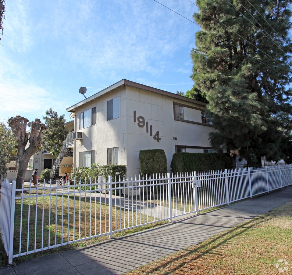 Photo - 19114 Sherman Way Apartments