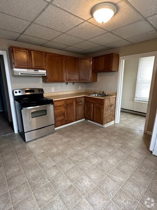 Building Photo - 46 N Chestnut St Unit 2 Rental