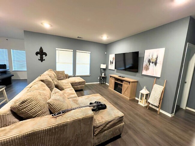 Photo - 3204 Stanley St