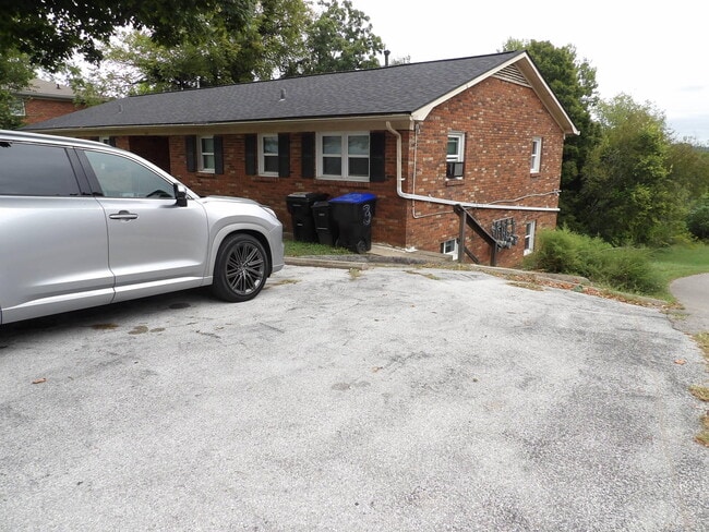 171 Thistlewood Ave Unit 3