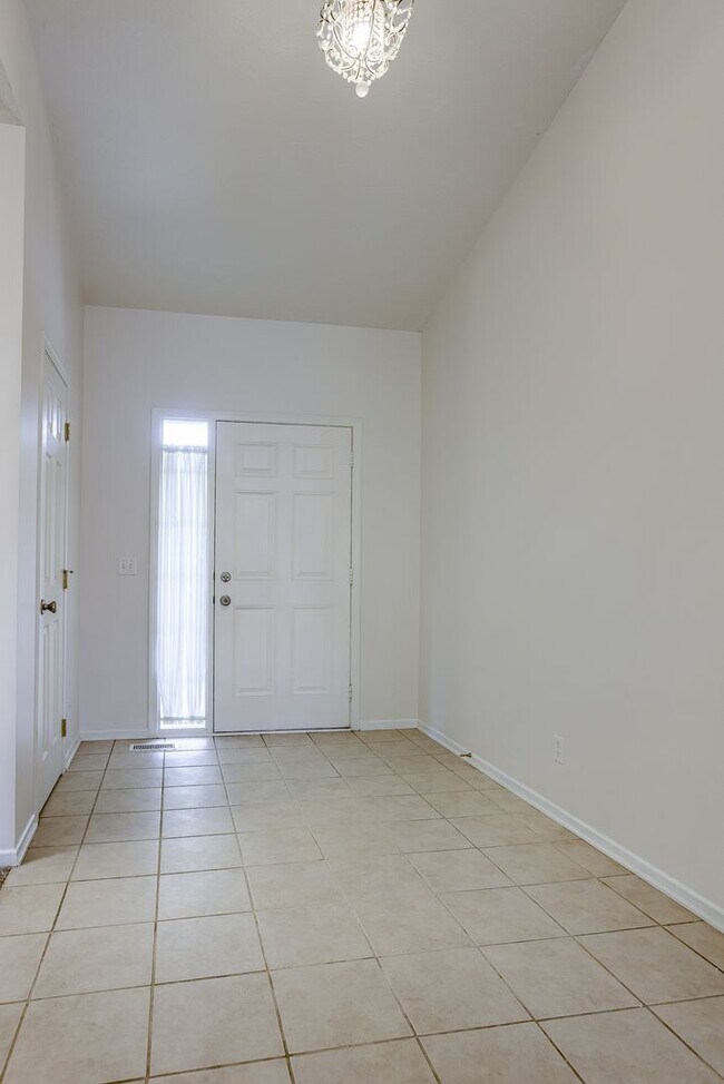 Photo - Must See 4 Bedroom In Gretna!!