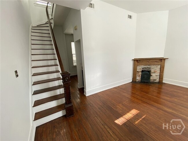 Photo - 506 E York St