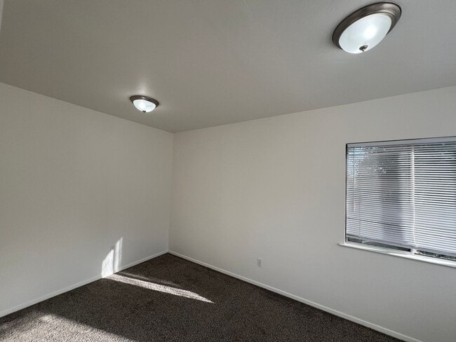 Photo - LSHOP1290 Unit #3