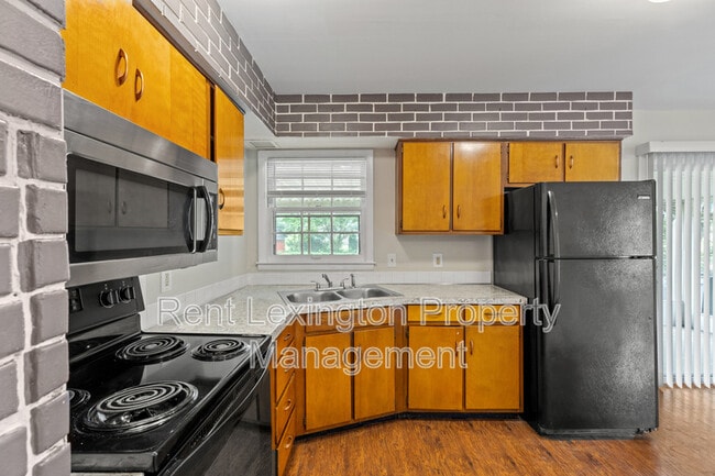 Photo - 3560 Lansdowne Dr