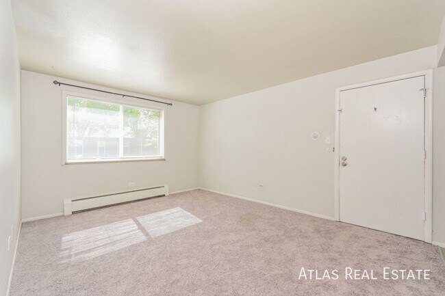 2337 S Locust St Unidad B