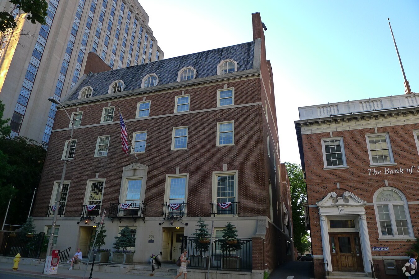 Foto principal - 221 Church St