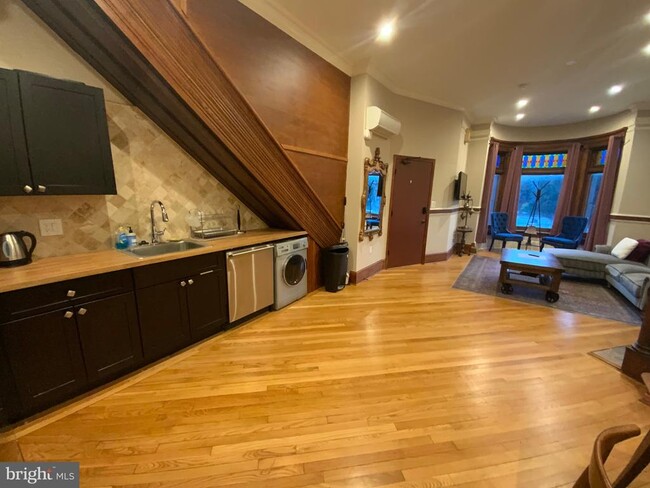 Photo - 1837 16th St NW