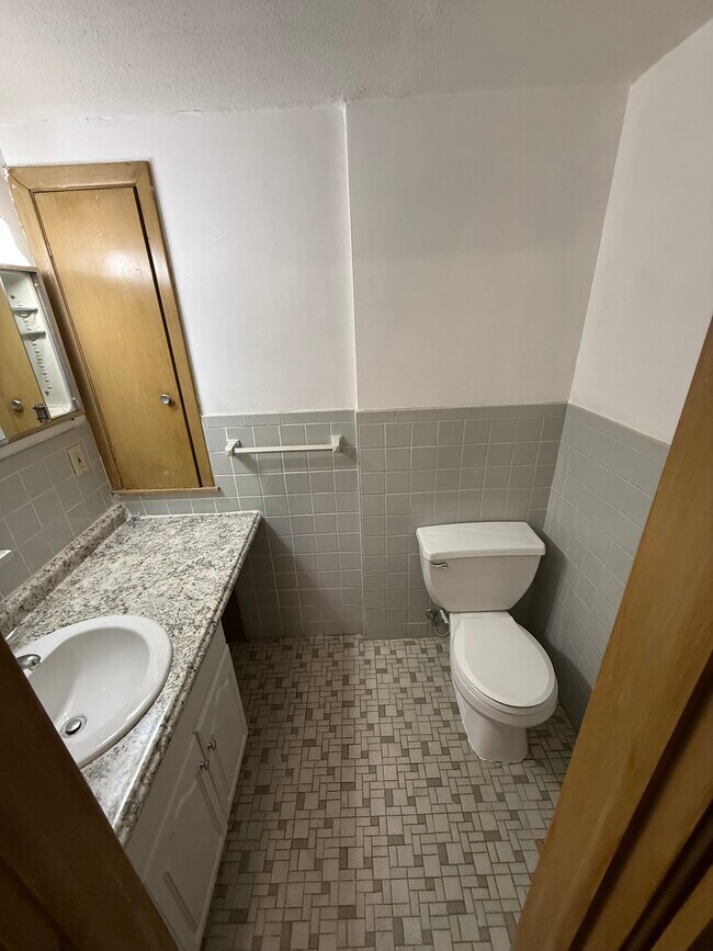 Photo - 2545 Kenilworth Rd