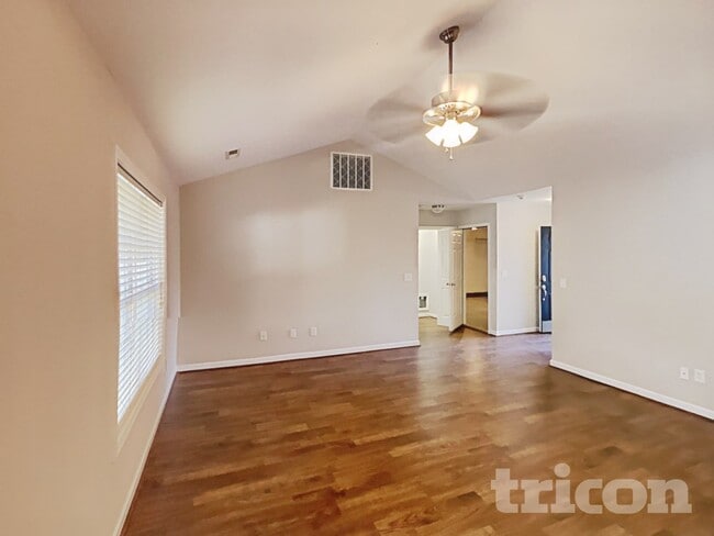 Photo - 5121 Benjamin Ct