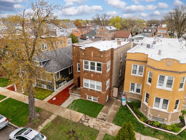 Photo - 5304 W Cornelia Ave Apartments Unit 2