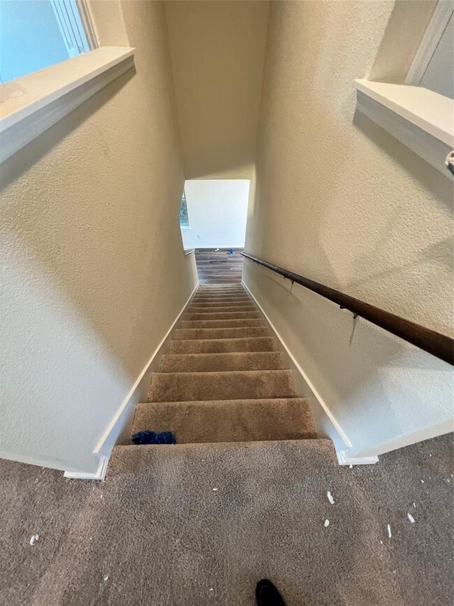 Photo - 404 Stone Water Ln