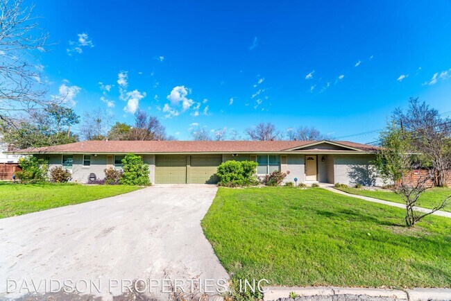 Photo - 2 br, 1 bath House - 447 Brees Blvd