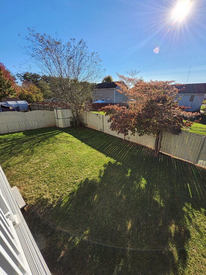 Photo - 613 Clubhouse Way