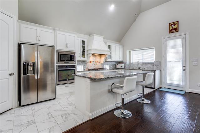 Photo - 821 Yarrow St